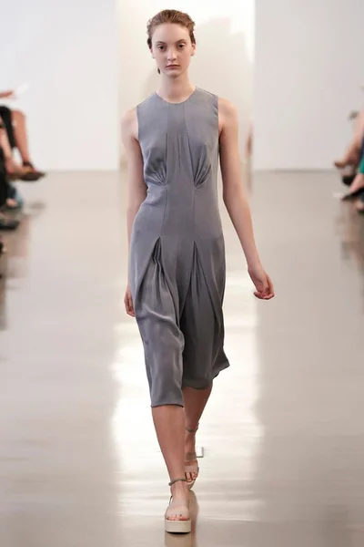 Look 9